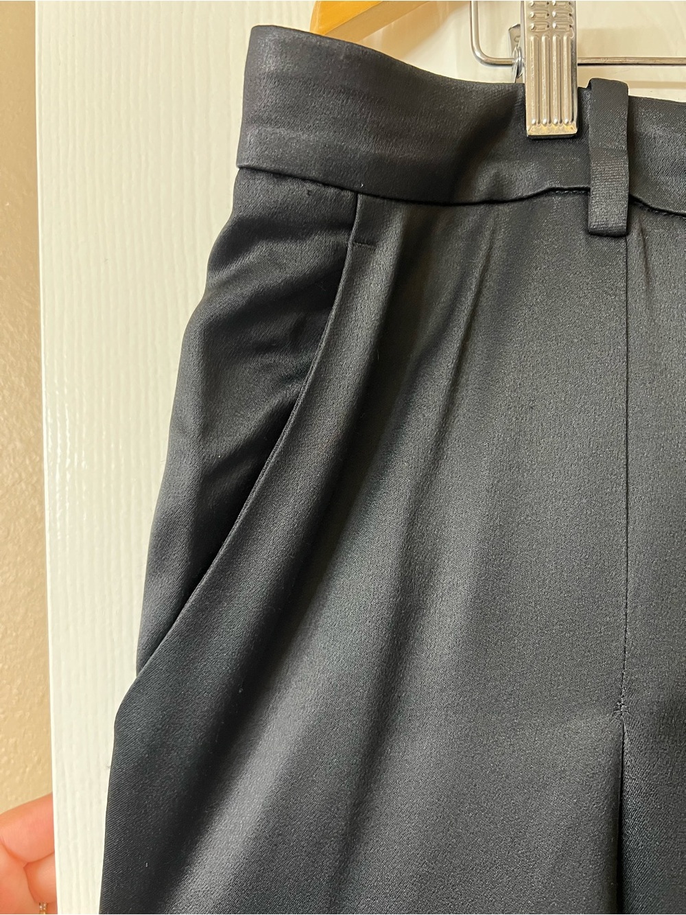 Banana Republic Black Cargo Dress Pants - Sleek Satin Style - Picture 3 of 6